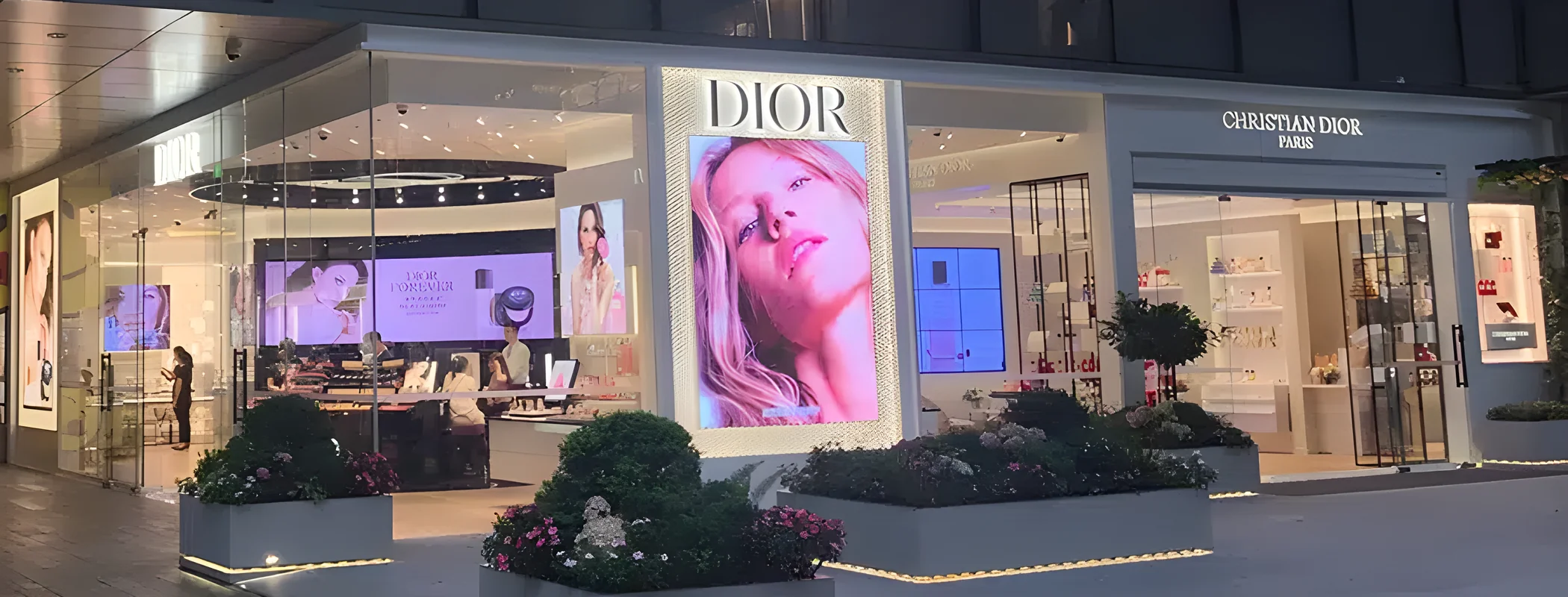 Écran LED intégré en vitrine de point de vente